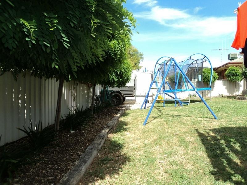 16 Banool Street, Golden Square VIC 3555