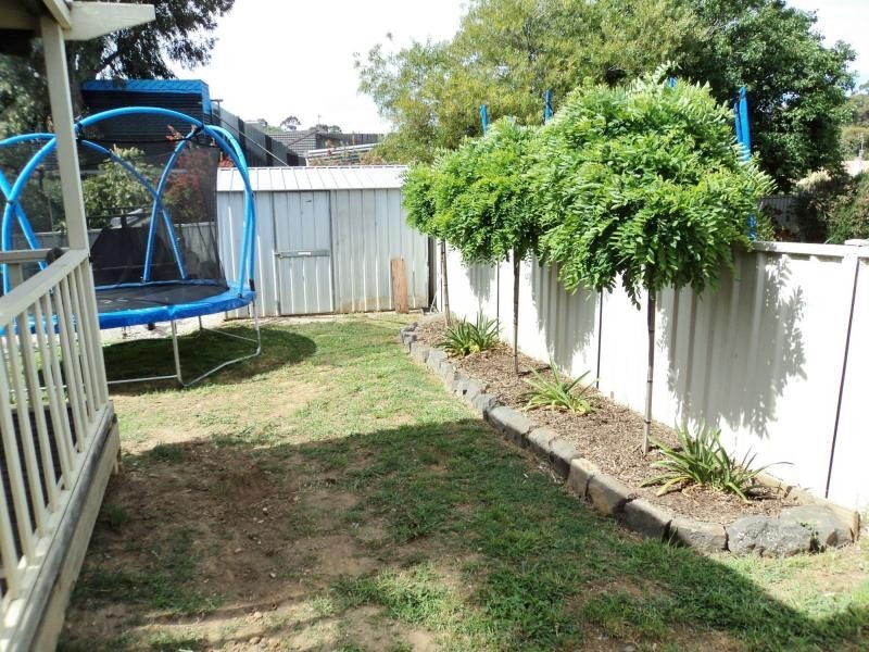 16 Banool Street, Golden Square VIC 3555