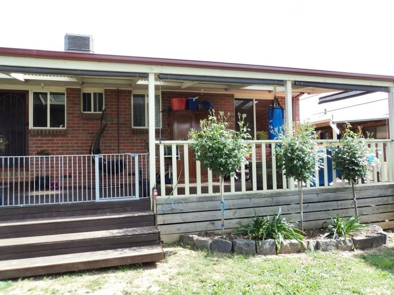 16 Banool Street, Golden Square VIC 3555