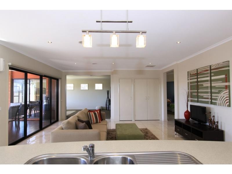 23 Ambrosia Rise, Epsom VIC 3551