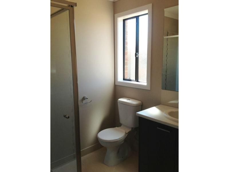 16 Caulfield Drive, Ascot VIC 3551