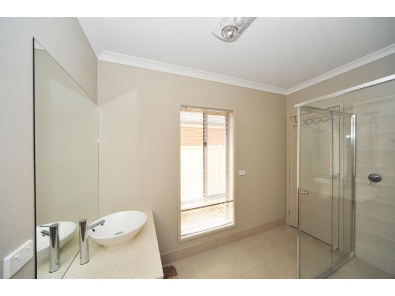 3/33 Strickland Road, East Bendigo VIC 3550