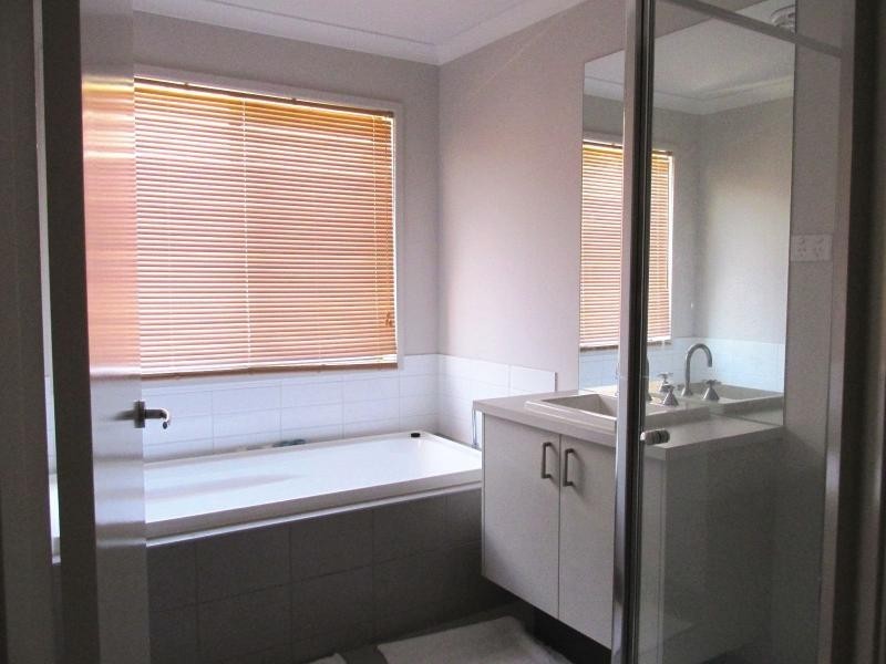 15 Cooba Drive, Epsom VIC 3551