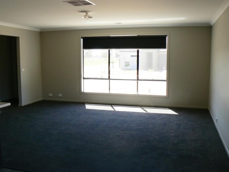 2 Yellowgum Drive, Epsom VIC 3551