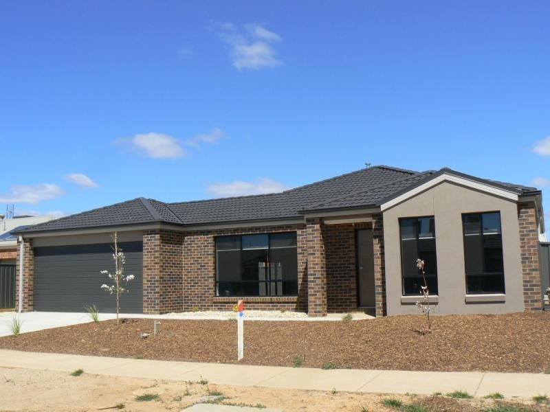 2 Yellowgum Drive, Epsom VIC 3551