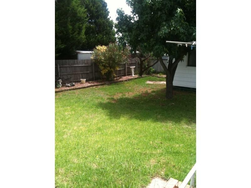 13 Theodore Street, Flora Hill VIC 3550