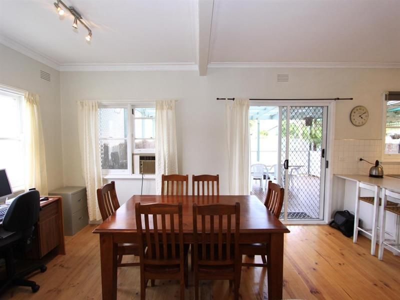 34 Clarence Avenue, Kennington VIC 3550