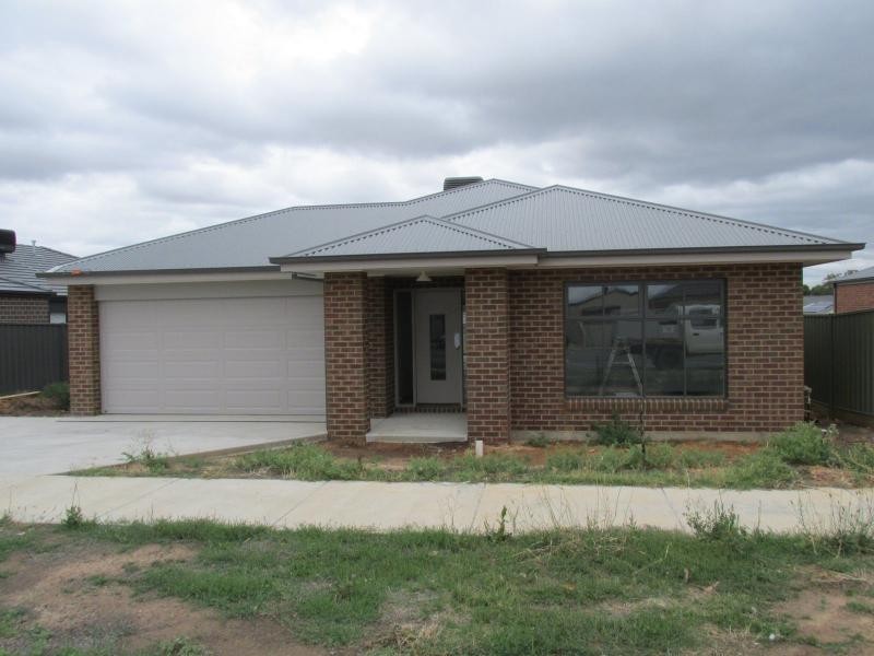 222 Station Street, Epsom VIC 3551