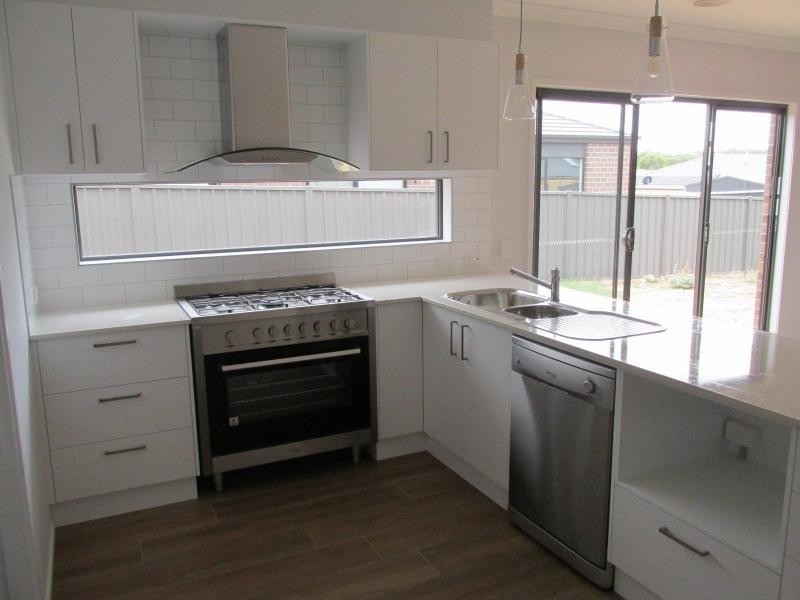 222 Station Street, Epsom VIC 3551