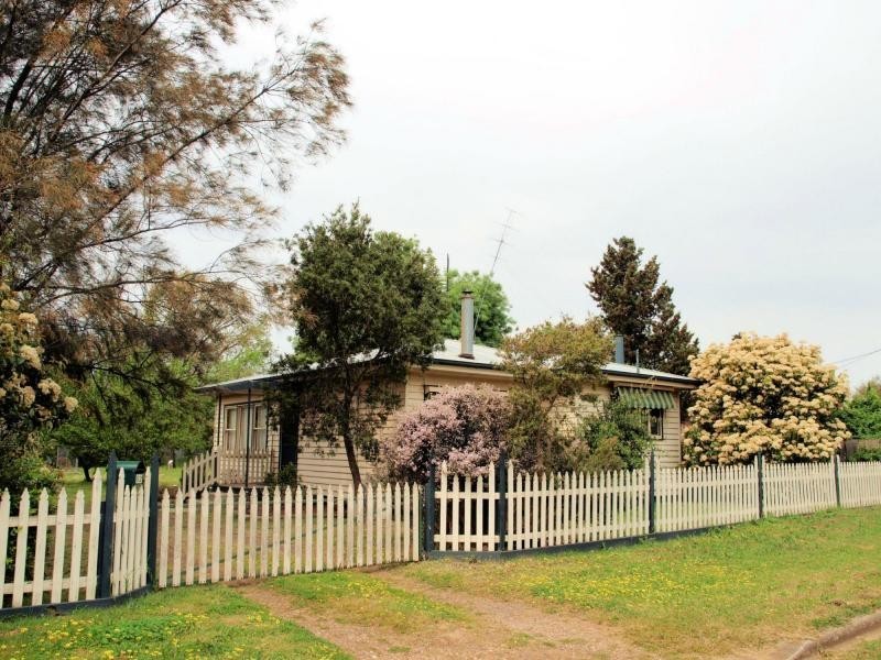 52 Playne Street, Heathcote VIC 3523
