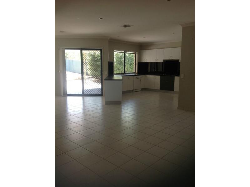 6 Preston Place, Golden Square VIC 3555