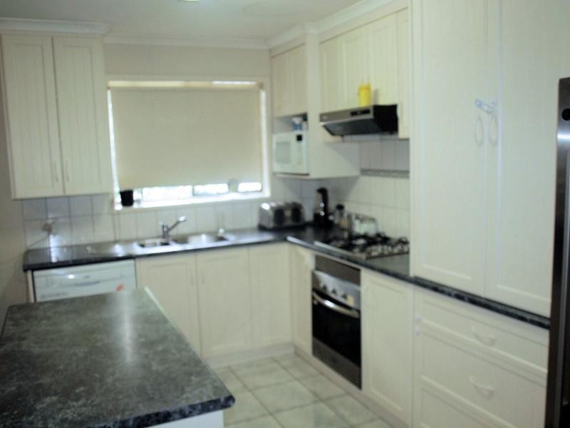 4 Yandong Street, White Hills VIC 3550