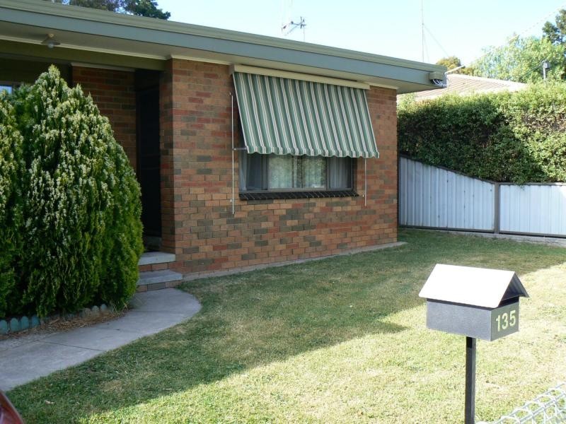 135 Gladstone Street, Quarry Hill VIC 3550