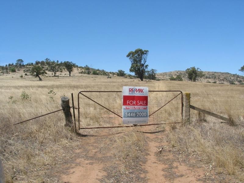 1 Buckrabanyule North Road, Charlton VIC 3525