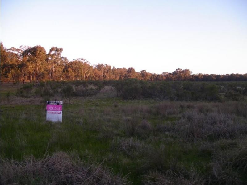 1 Derby Road, Campbells Forest VIC 3556