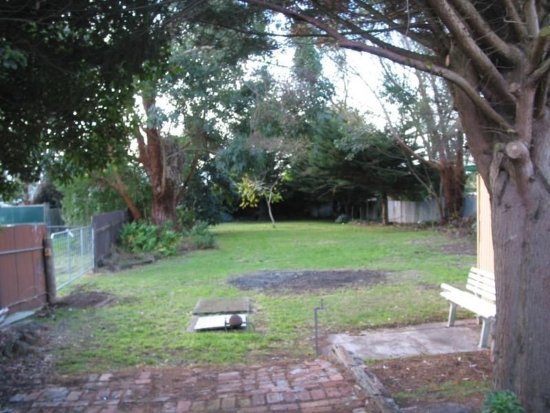 82 Bell Street, Penshurst VIC 3289