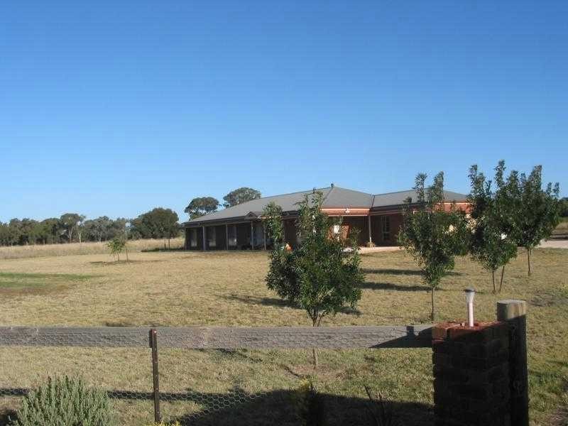 25 Barnes Road, Marong VIC 3515