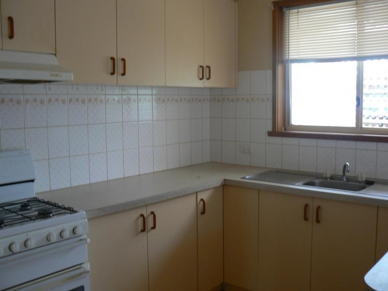 16 Lukin Crescent, Kangaroo Flat VIC 3555