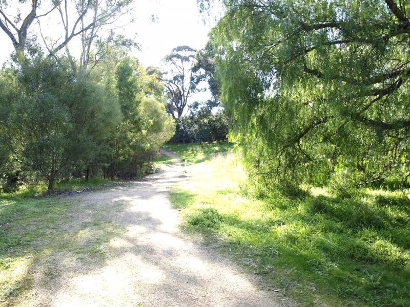 9 Caldwell Street, Heathcote VIC 3523