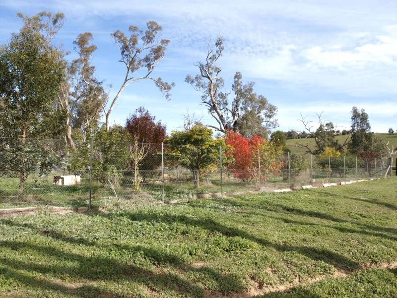 18A & 18B Safstroms Lane, Heathcote VIC 3523