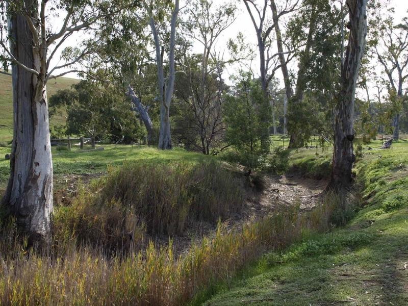 18A & 18B Safstroms Lane, Heathcote VIC 3523