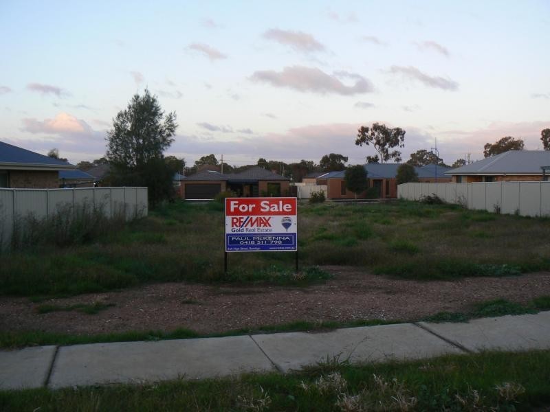 14 Botanical Drive, Epsom VIC 3551