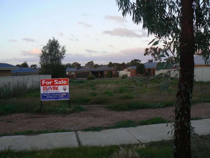 14 Botanical Drive, Epsom VIC 3551