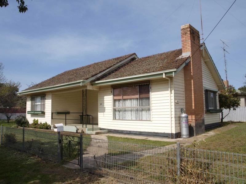 72 Wright Street, Heathcote VIC 3523