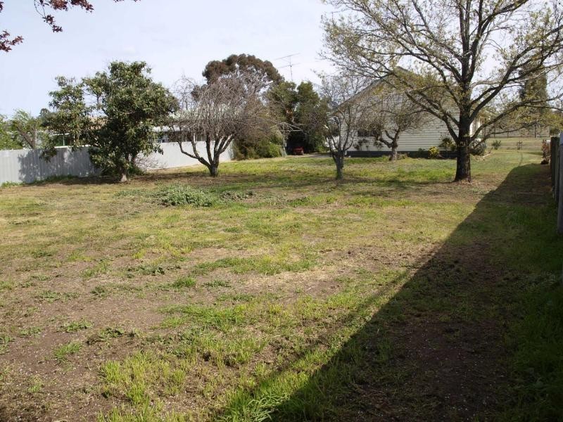 72 Wright Street, Heathcote VIC 3523