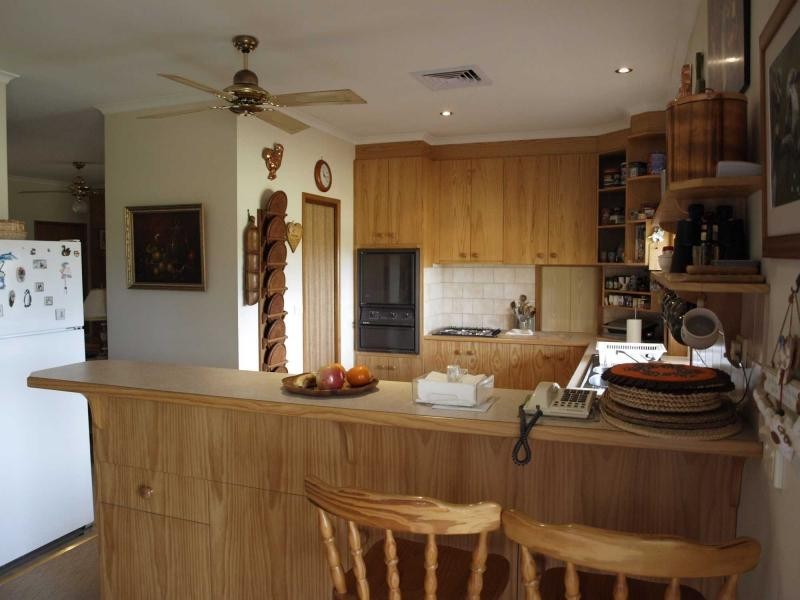 49 Horsburgh Court, Heathcote VIC 3523