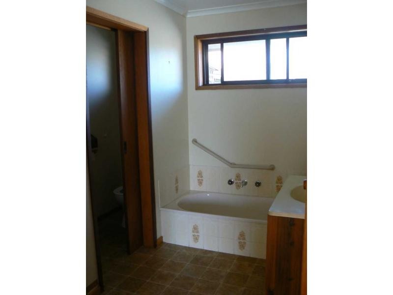 1/7 Carpenter Street, Kangaroo Flat VIC 3555