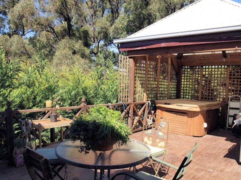 1061 Schoolhouse Lane, Heathcote VIC 3523