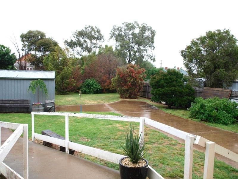 11 Wright Street, Heathcote VIC 3523