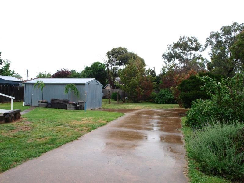 11 Wright Street, Heathcote VIC 3523