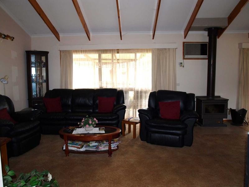 7 Craven Crescent, Heathcote VIC 3523
