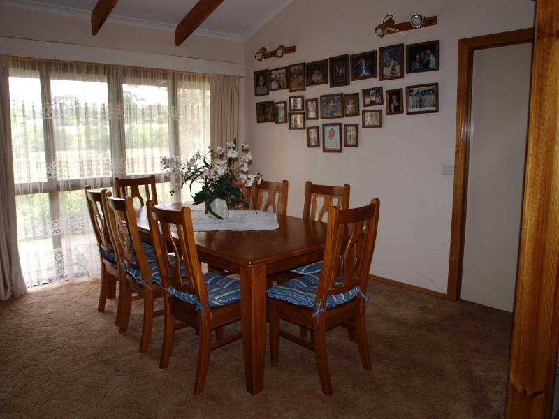 7 Craven Crescent, Heathcote VIC 3523