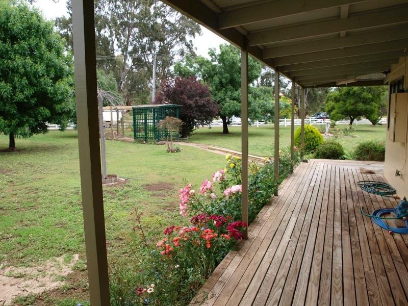 7 Craven Crescent, Heathcote VIC 3523