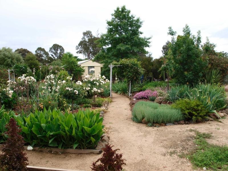 7 Craven Crescent, Heathcote VIC 3523