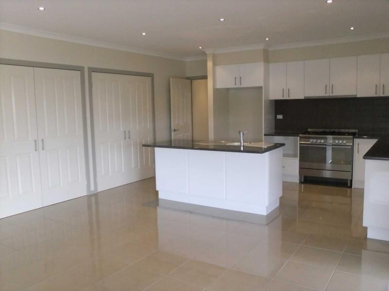 13 Poorinda Crescent, Kangaroo Flat VIC 3555