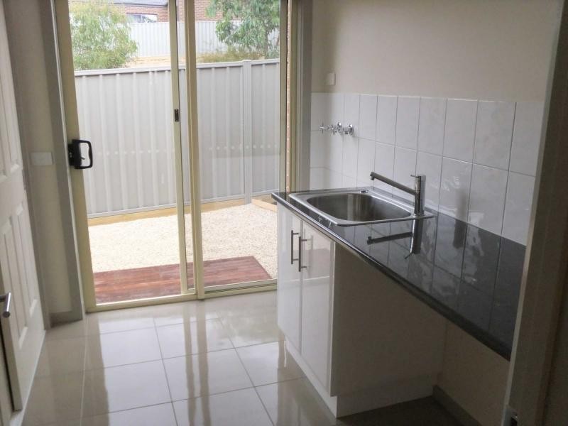 13 Poorinda Crescent, Kangaroo Flat VIC 3555