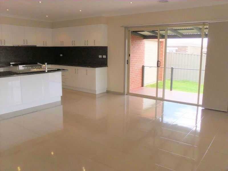 13 Poorinda Crescent, Kangaroo Flat VIC 3555