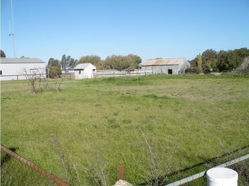 12 Queen Street, Dingee VIC 3571
