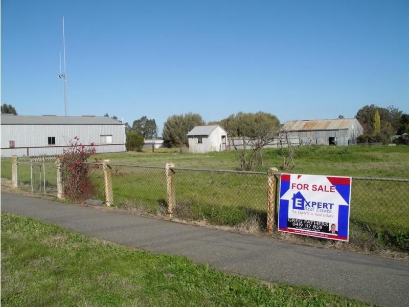 12 Queen Street, Dingee VIC 3571