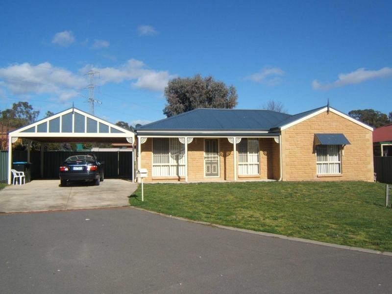 7 Emma Place, Spring Gully VIC 3550