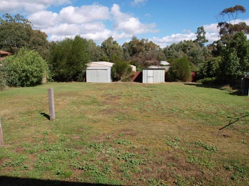 27 Ross, Heathcote VIC 3523