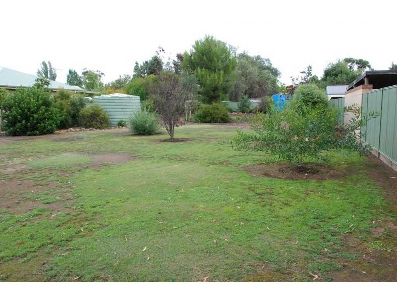 11 Beauchamp, Heathcote VIC 3523