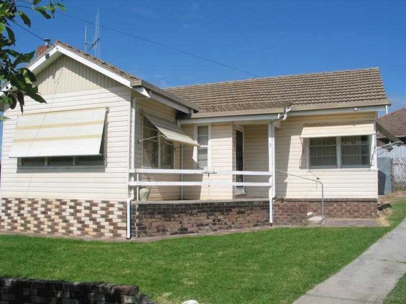 3 Bray Street, Long Gully VIC 3550