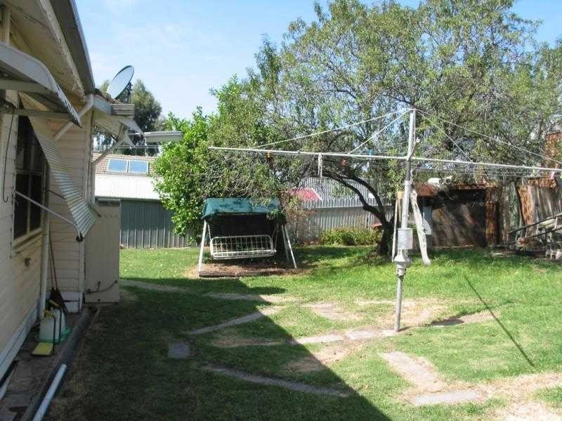 3 Bray Street, Long Gully VIC 3550
