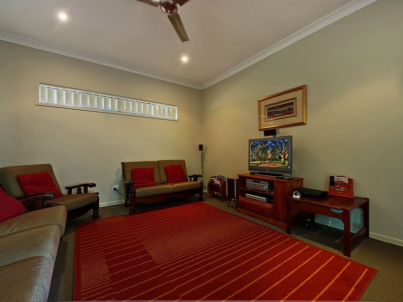 5 Planigale Crescent, North Lakes QLD 4509