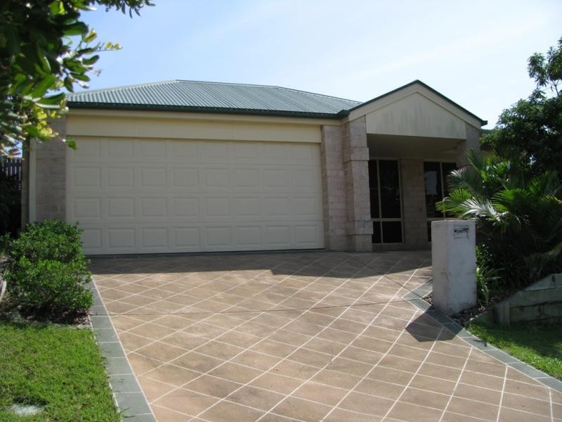 6 Southerden Drive, North Lakes QLD 4509